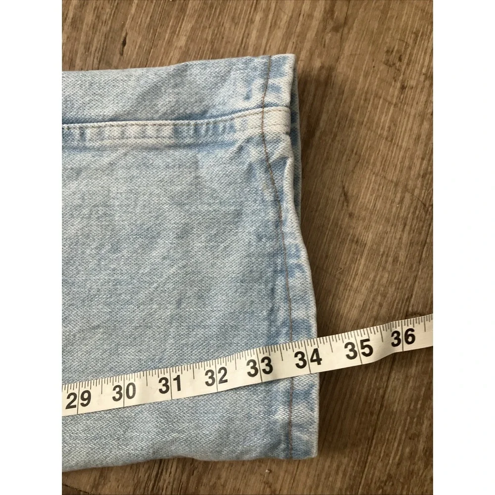 Wrangler Jeans Mens Size 34x34 Light Wash Blue Relaxed Fit Straight Leg Denim